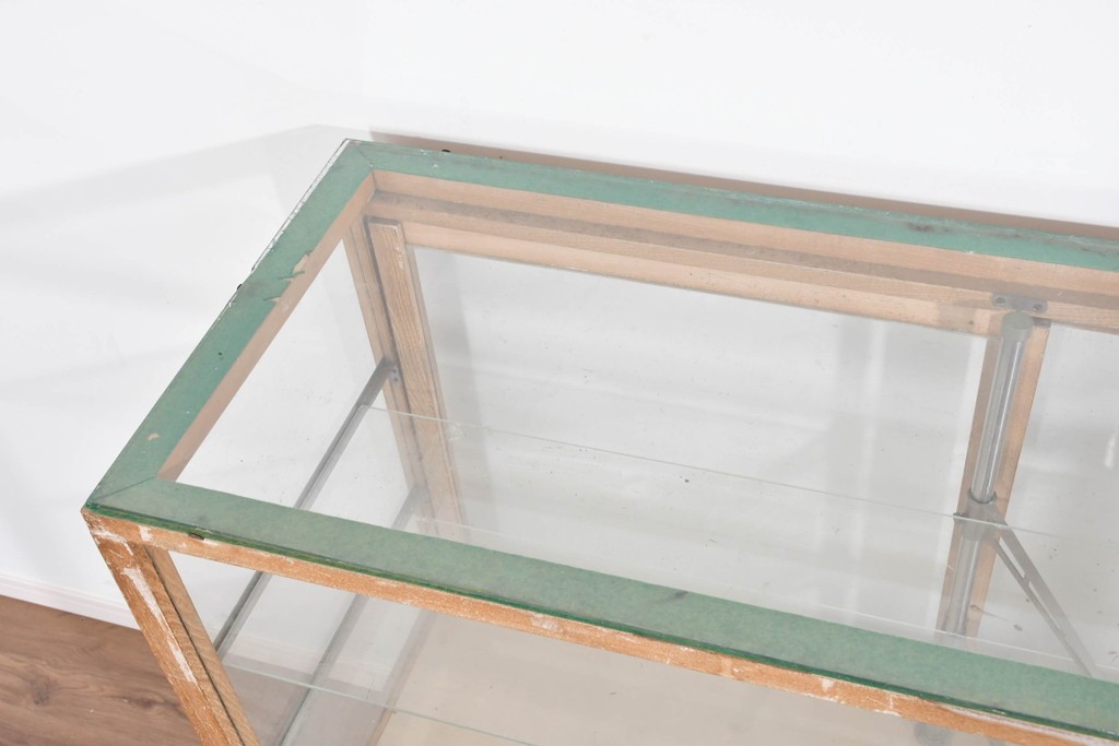 和製ヴィンテージ　木枠とガラスのシンプルな構成が魅力のガラスケース　(R-085700)