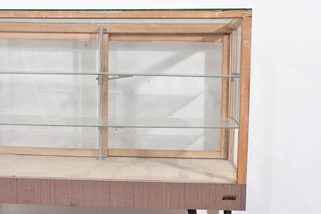 和製ヴィンテージ　木枠とガラスのシンプルな構成が魅力のガラスケース　(R-085700)