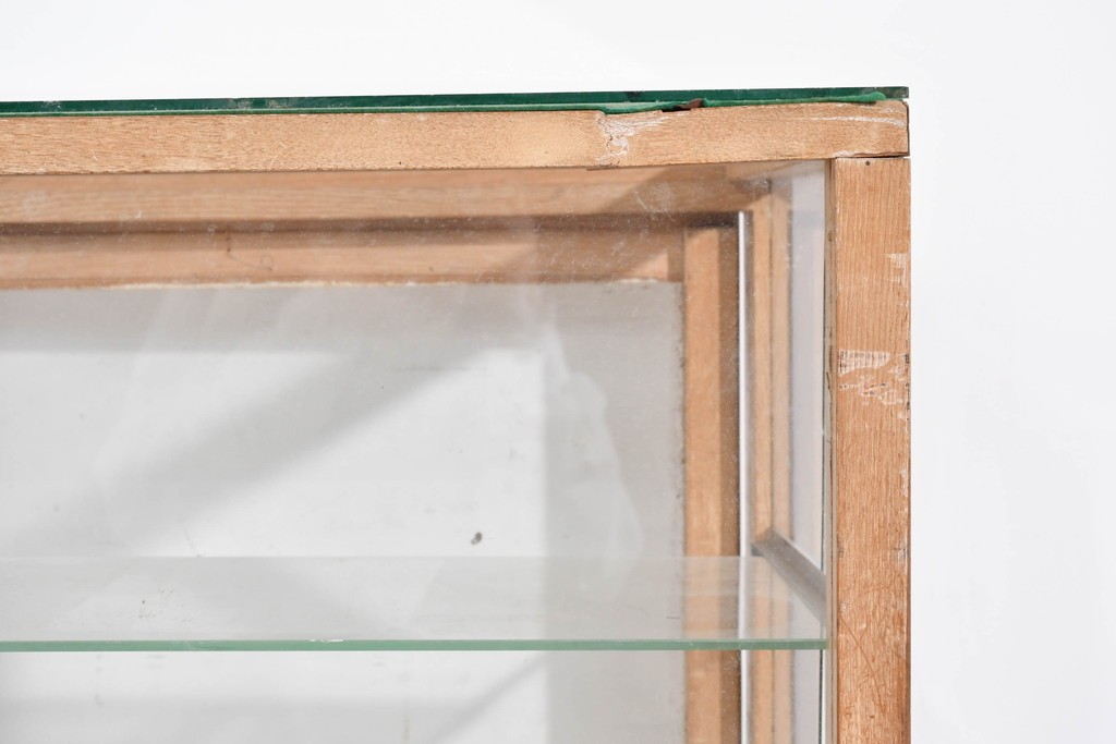 和製ヴィンテージ　木枠とガラスのシンプルな構成が魅力のガラスケース　(R-085700)