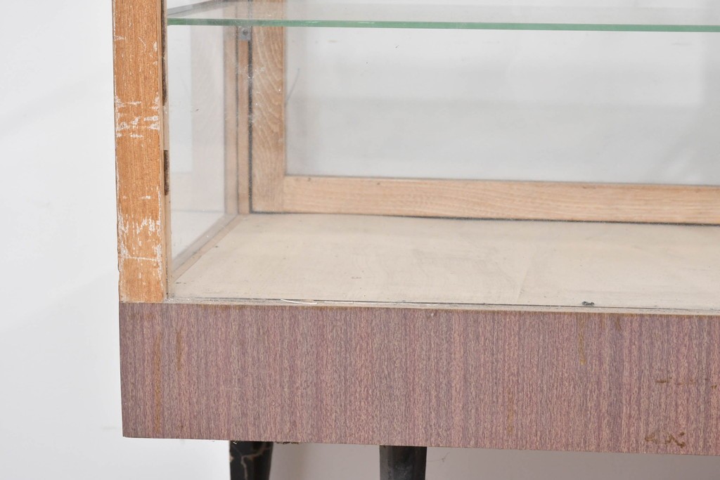 和製ヴィンテージ　木枠とガラスのシンプルな構成が魅力のガラスケース　(R-085700)