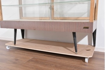 和製ヴィンテージ　木枠とガラスのシンプルな構成が魅力のガラスケース　(R-085700)