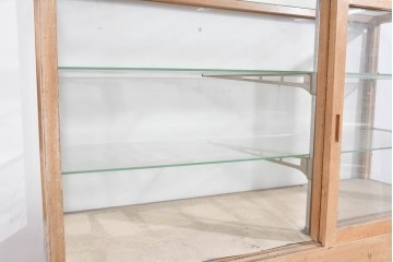 和製ヴィンテージ　木枠とガラスのシンプルな構成が魅力のガラスケース　(R-085700)
