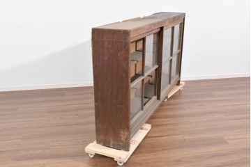 《天板取り付け加工費込み》　和製アンティーク　木味の豊かな風合いとガラス戸の組み合わせが魅力の横型収納棚　(R-085701)