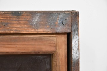 《天板取り付け加工費込み》　和製アンティーク　木味の豊かな風合いとガラス戸の組み合わせが魅力の横型収納棚　(R-085701)