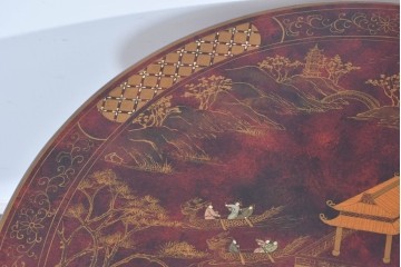 アジアンヴィンテージ　オリエンタル　風景画をあしらったティルトトップコーヒーテーブル　(R-085702)