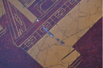 アジアンヴィンテージ　オリエンタル　風景画をあしらったティルトトップコーヒーテーブル　(R-085702)