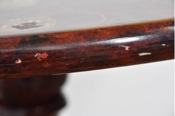 アジアンヴィンテージ　オリエンタル　風景画をあしらったティルトトップコーヒーテーブル　(R-085702)