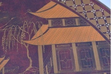 アジアンヴィンテージ　オリエンタル　風景画をあしらったティルトトップコーヒーテーブル　(R-085702)