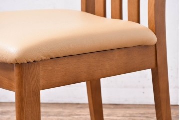 中古　マルニ木工(MARUNI)　ナラ材　本革　背もたれの曲線が美しいダイニングチェア4脚セット　(R-085704)