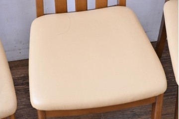 中古　マルニ木工(MARUNI)　ナラ材　本革　背もたれの曲線が美しいダイニングチェア4脚セット　(R-085704)