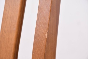 中古　マルニ木工(MARUNI)　ナラ材　本革　背もたれの曲線が美しいダイニングチェア4脚セット　(R-085704)