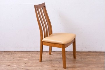 中古　マルニ木工(MARUNI)　ナラ材　本革　背もたれの曲線が美しいダイニングチェア4脚セット　(R-085704)