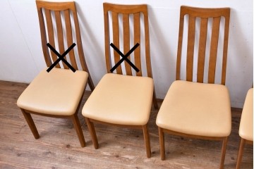 中古　マルニ木工(MARUNI)　ナラ材　本革　背もたれの曲線が美しいダイニングチェア4脚セット　(R-085704)