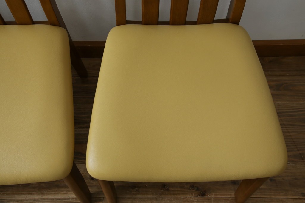 中古　マルニ木工(MARUNI)　ナラ材　本革　背もたれの曲線が美しいダイニングチェア4脚セット　(R-085704)