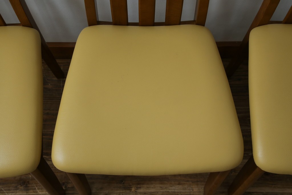 中古　マルニ木工(MARUNI)　ナラ材　本革　背もたれの曲線が美しいダイニングチェア4脚セット　(R-085704)