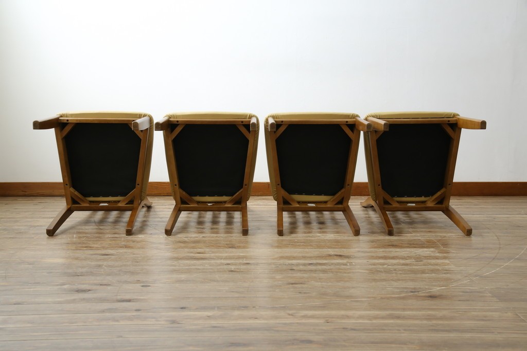 中古　マルニ木工(MARUNI)　ナラ材　本革　背もたれの曲線が美しいダイニングチェア4脚セット　(R-085704)