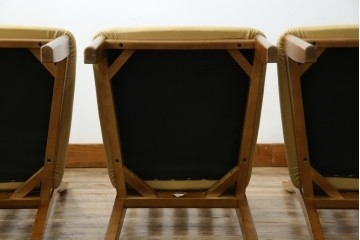 中古　マルニ木工(MARUNI)　ナラ材　本革　背もたれの曲線が美しいダイニングチェア4脚セット　(R-085704)