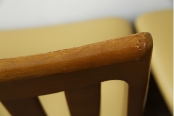 中古　マルニ木工(MARUNI)　ナラ材　本革　背もたれの曲線が美しいダイニングチェア4脚セット　(R-085704)