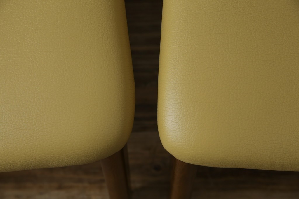 中古　マルニ木工(MARUNI)　ナラ材　本革　背もたれの曲線が美しいダイニングチェア4脚セット　(R-085704)