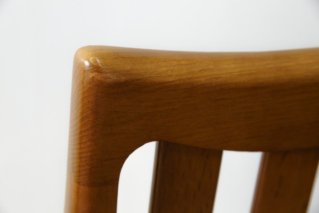 中古　マルニ木工(MARUNI)　ナラ材　本革　背もたれの曲線が美しいダイニングチェア4脚セット　(R-085704)