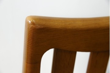 中古　マルニ木工(MARUNI)　ナラ材　本革　背もたれの曲線が美しいダイニングチェア4脚セット　(R-085704)