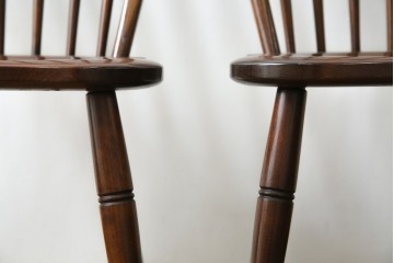 中古　松本民芸家具　#72リーチ型チェア　曲線の美しいウィンザースタイルのダイニングチェア2脚セット　定価(2脚合計)約19万6千円　(R-085707)