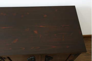 中古　志太民芸家具　深い色合いの木肌が美しいサイドボード　(R-085711)