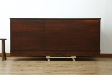 中古　志太民芸家具　深い色合いの木肌が美しいサイドボード　(R-085711)