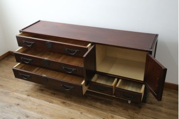 《天板取り付け加工費込み》　中古　志太民芸家具　深い色合いの木肌が美しいサイドボード　(R-085711)