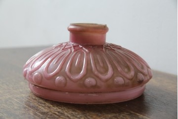 【簡易リペア限定品】　和製アンティーク　当時物　大正～昭和初期　柔らかなピンク色のレトロなオイルランプシェード　(R-085714)