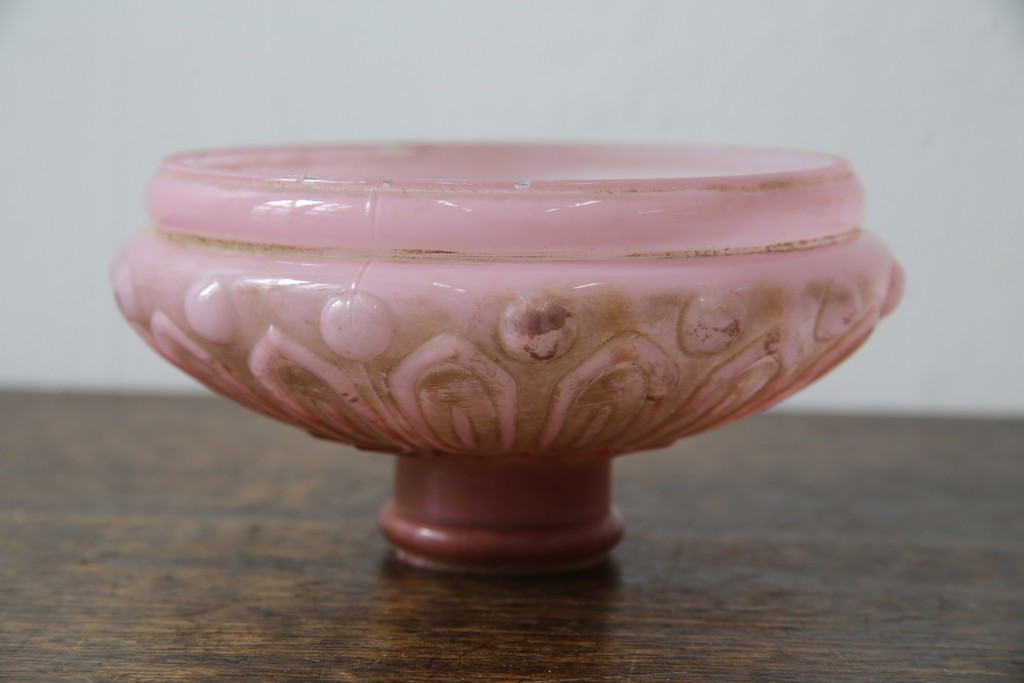 【簡易リペア限定品】　和製アンティーク　当時物　大正～昭和初期　柔らかなピンク色のレトロなオイルランプシェード　(R-085714)