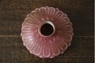 【簡易リペア限定品】　和製アンティーク　当時物　大正～昭和初期　柔らかなピンク色のレトロなオイルランプシェード　(R-085714)