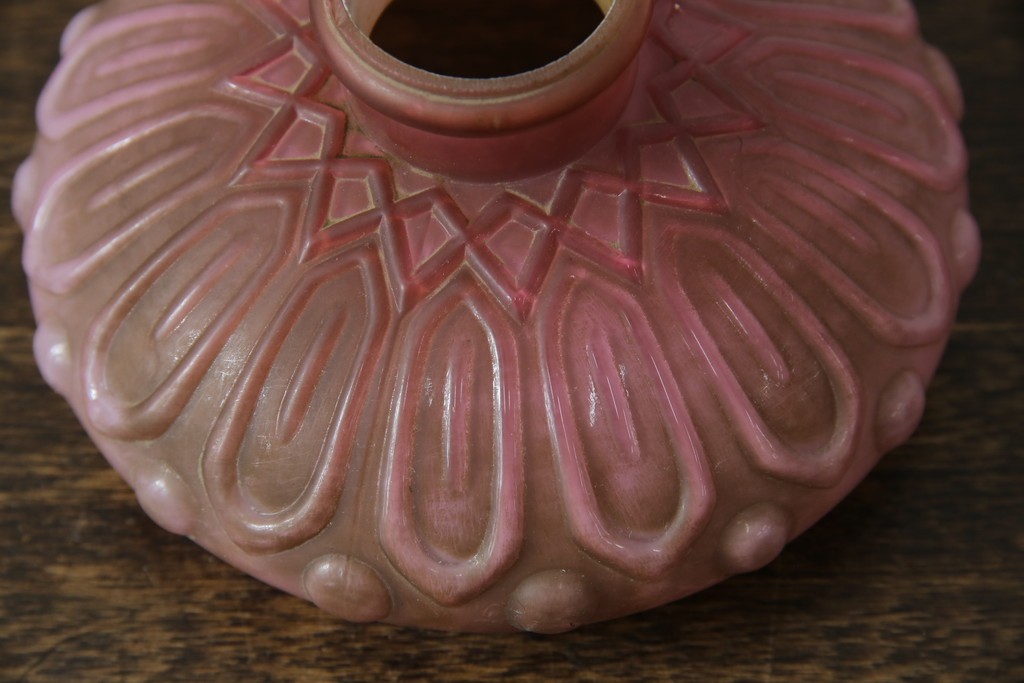 【簡易リペア限定品】　和製アンティーク　当時物　大正～昭和初期　柔らかなピンク色のレトロなオイルランプシェード　(R-085714)