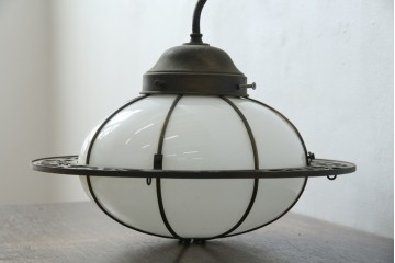 《引っ掛けシーリング式ペンダントライト加工費込み》　和製アンティーク　大正～昭和初期　凝ったデザインの真鍮飾りが目を引くペンダントライト　(R-085715)