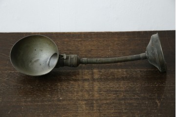 和製アンティーク　昭和初期　インダストリアルな雰囲気たっぷりの金属製アームが魅力的なウォールライト　(R-085717)