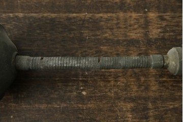 和製アンティーク　昭和初期　インダストリアルな雰囲気たっぷりの金属製アームが魅力的なウォールライト　(R-085717)