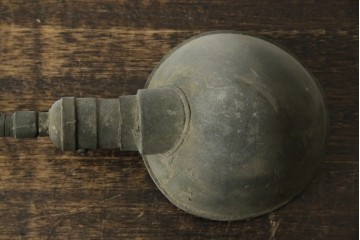 和製アンティーク　昭和初期　インダストリアルな雰囲気たっぷりの金属製アームが魅力的なウォールライト　(R-085717)