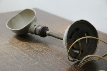 和製アンティーク　無骨な金属製アームがおしゃれなウォールライト　(R-085718)