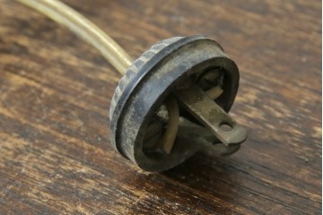 和製アンティーク　無骨な金属製アームがおしゃれなウォールライト　(R-085718)