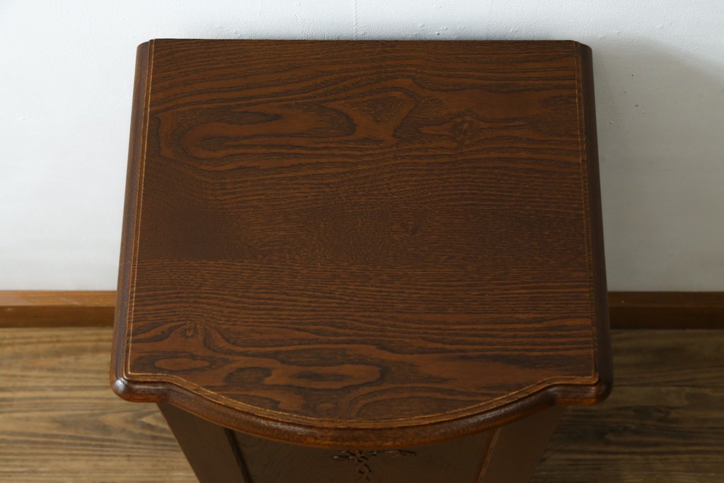 中古　美品　希少な廃番品　三越家具(現カントリーハウス)　Brugge(ブルージュ)　上品なバラの彫刻が入ったスリッパラック　(R-085719)