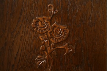 中古　美品　希少な廃番品　三越家具(現カントリーハウス)　Brugge(ブルージュ)　上品なバラの彫刻が入ったスリッパラック　(R-085719)