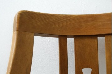 和製ヴィンテージ　昭和レトロ　背もたれに透かし彫りの入ったレトロなドクターチェア　(R-085720)