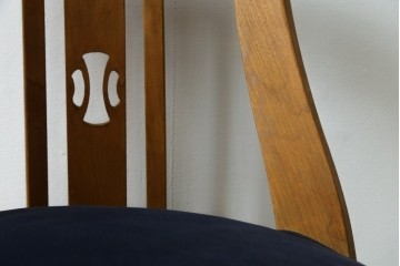 和製ヴィンテージ　昭和レトロ　背もたれに透かし彫りの入ったレトロなドクターチェア　(R-085720)