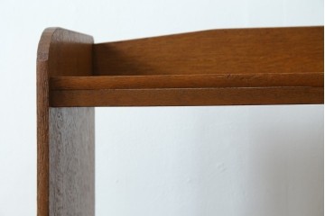 和製ヴィンテージ　昭和レトロ　素朴な木の味わいの薄型本棚　(R-085721)