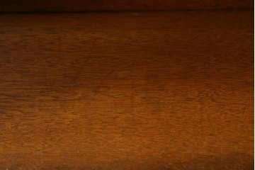 和製ヴィンテージ　昭和レトロ　素朴な木の味わいの薄型本棚　(R-085721)