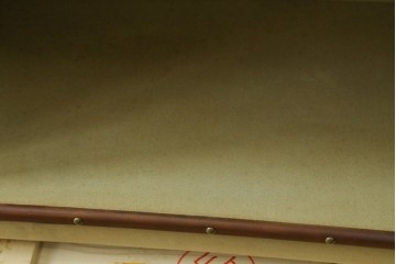 アメリカヴィンテージ　希少デザイン　国内流通少　鋲打ちと布張りが印象的なトランク風の本棚　(R-085722)