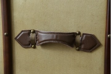 アメリカヴィンテージ　希少デザイン　国内流通少　旅のトランクを思わせる布張りの本棚　(R-085723)