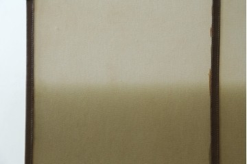 アメリカヴィンテージ　希少デザイン　国内流通少　収納構造が楽しいトランク風の布張りキャビネット　(R-085724)