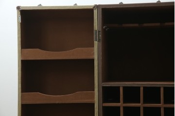 アメリカヴィンテージ　希少デザイン　国内流通少　収納構造が楽しいトランク風の布張りキャビネット　(R-085724)