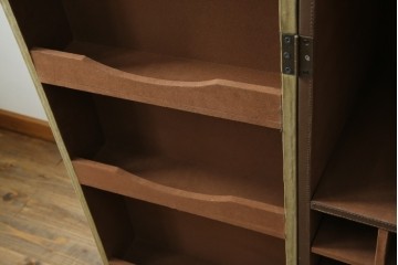 アメリカヴィンテージ　希少デザイン　国内流通少　収納構造が楽しいトランク風の布張りキャビネット　(R-085724)